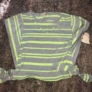 Nice shirt never worn !!!